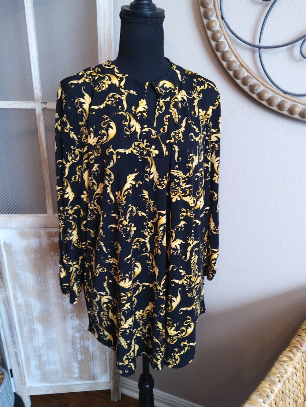 Dear Scarlett Black & Gold Baroque Tunic Top - Picture 5 of 11